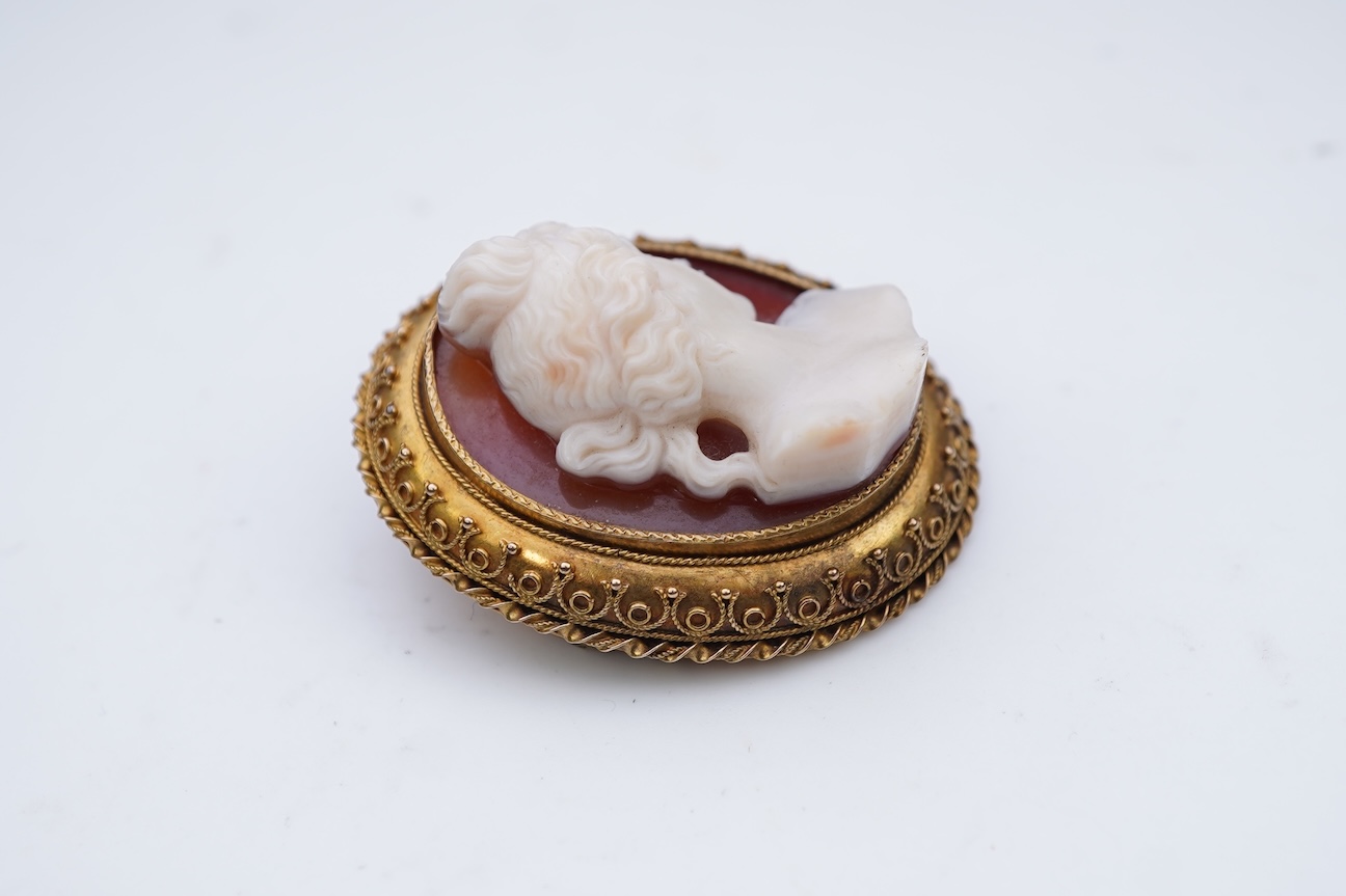 A Victorian agate cameo brooch, second half 19th century